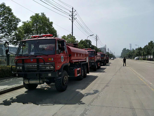 東風(fēng)六驅12噸森林消防車(chē)